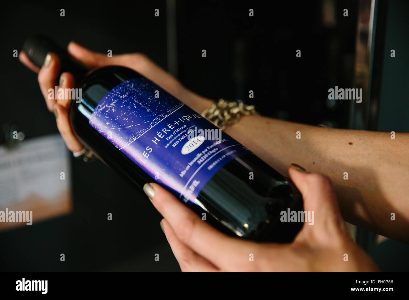 Wein auf Mut und Handwerk im Grand Central Market in der Innenstadt von Los Angeles, Kalifornien. Stockfoto