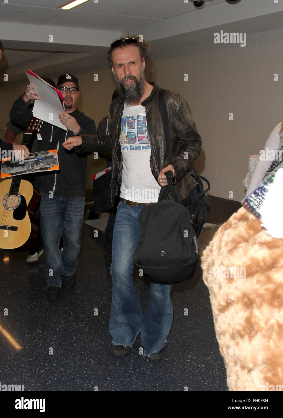 Rob Zombie und seine Frau Sheri Moon Zombie kommen am Los Angeles International Airport (LAX) Featuring: Rob Zombie wo: Los Angeles, California, Vereinigte Staaten von Amerika bei: 22. Januar 2016 Stockfoto