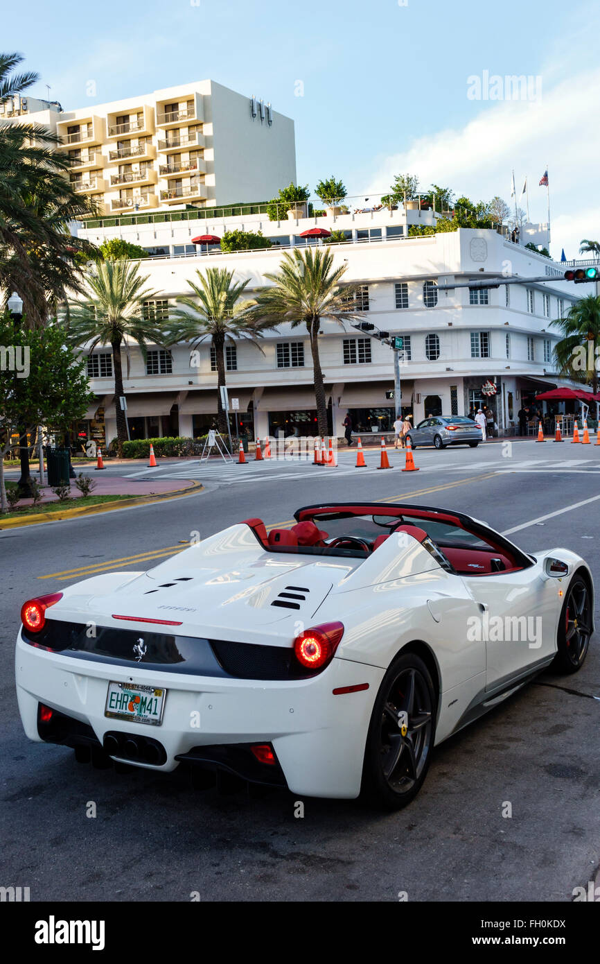 Miami Beach Florida, Ocean Drive, Ferrari, Sportwagen, Cabriolet, FL151231012 Stockfoto