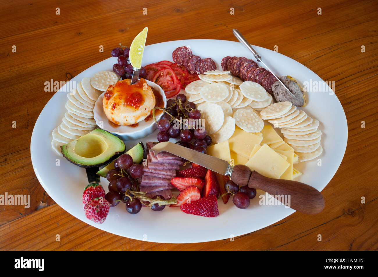 Essen-Platte, Essen, Plater, Avocado, Käse, Cracker, Stockfoto