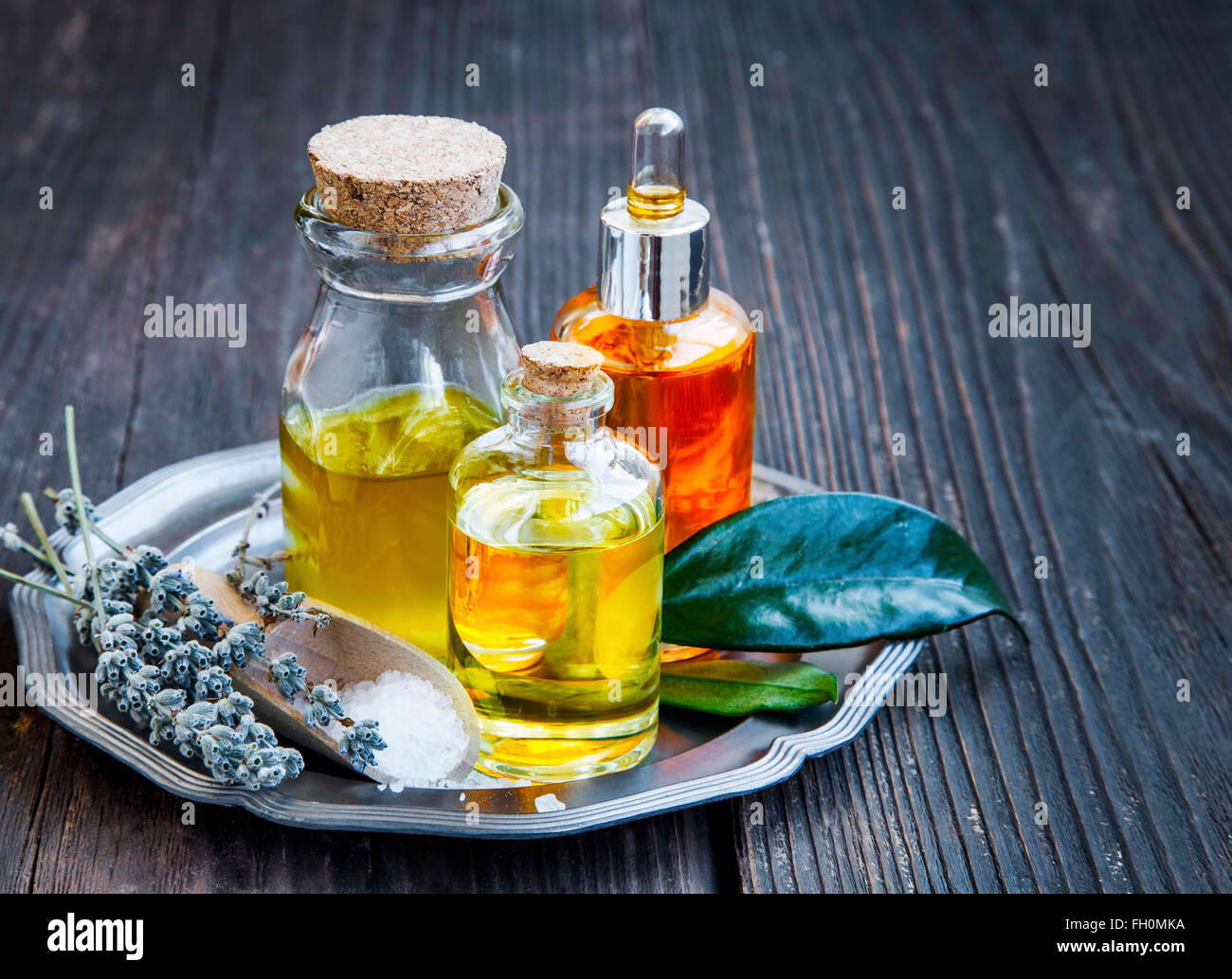 Wellness und Aromatherapie Öle für Wellness, Gesichts- und Körperpflege massage Öle Behandlung Stockfoto