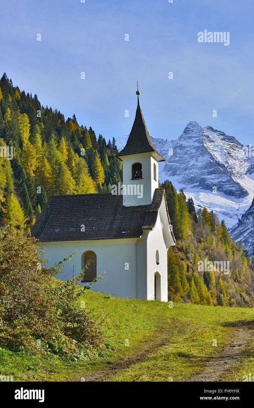 Kelderkapelle, hinter Olperer und Nordkante, Vals, Valsertal, Tirol, Österreich Stockfoto