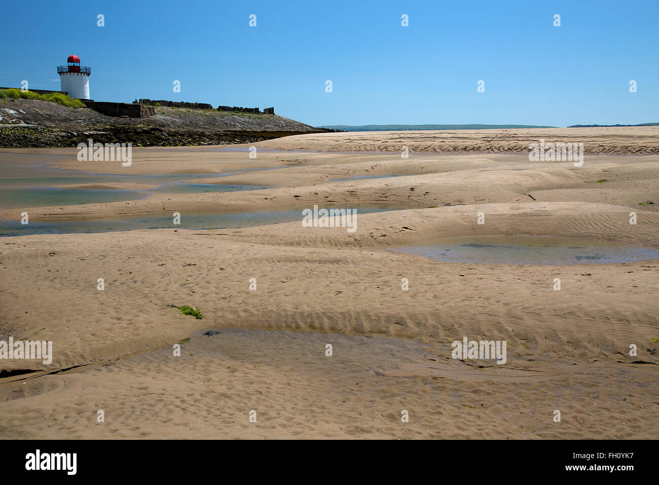 Burry Port Leuchtturm und Strand, Millennium Küstenpark, Llanelli, Carmarthenshire, Süd-Wales, UK Stockfoto