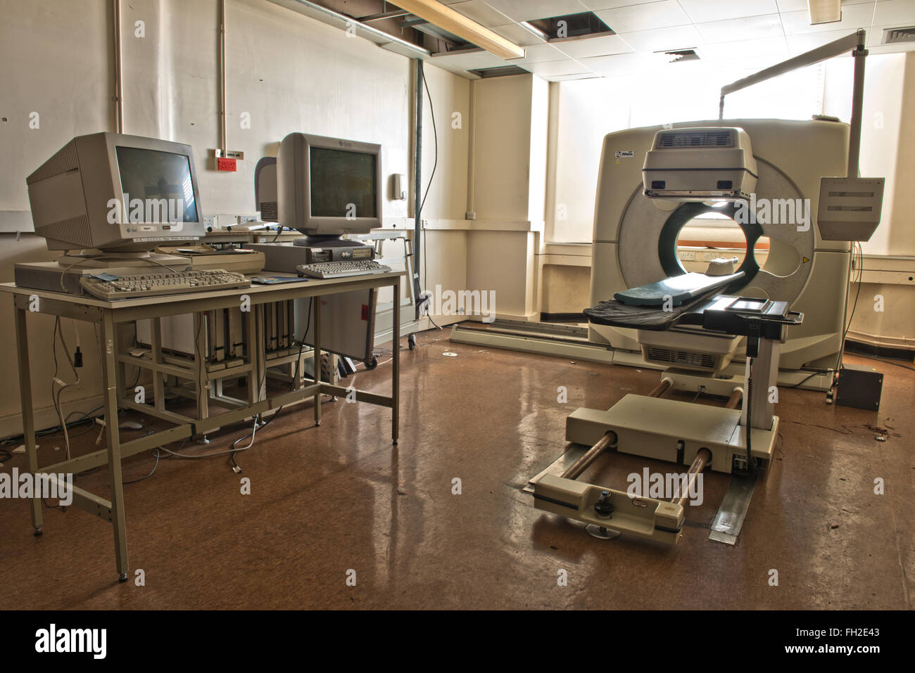 A CT-Scanner in der jetzt geschlossen Royal Haslar Hospital. Gosport, Hampshire, UK Stockfoto