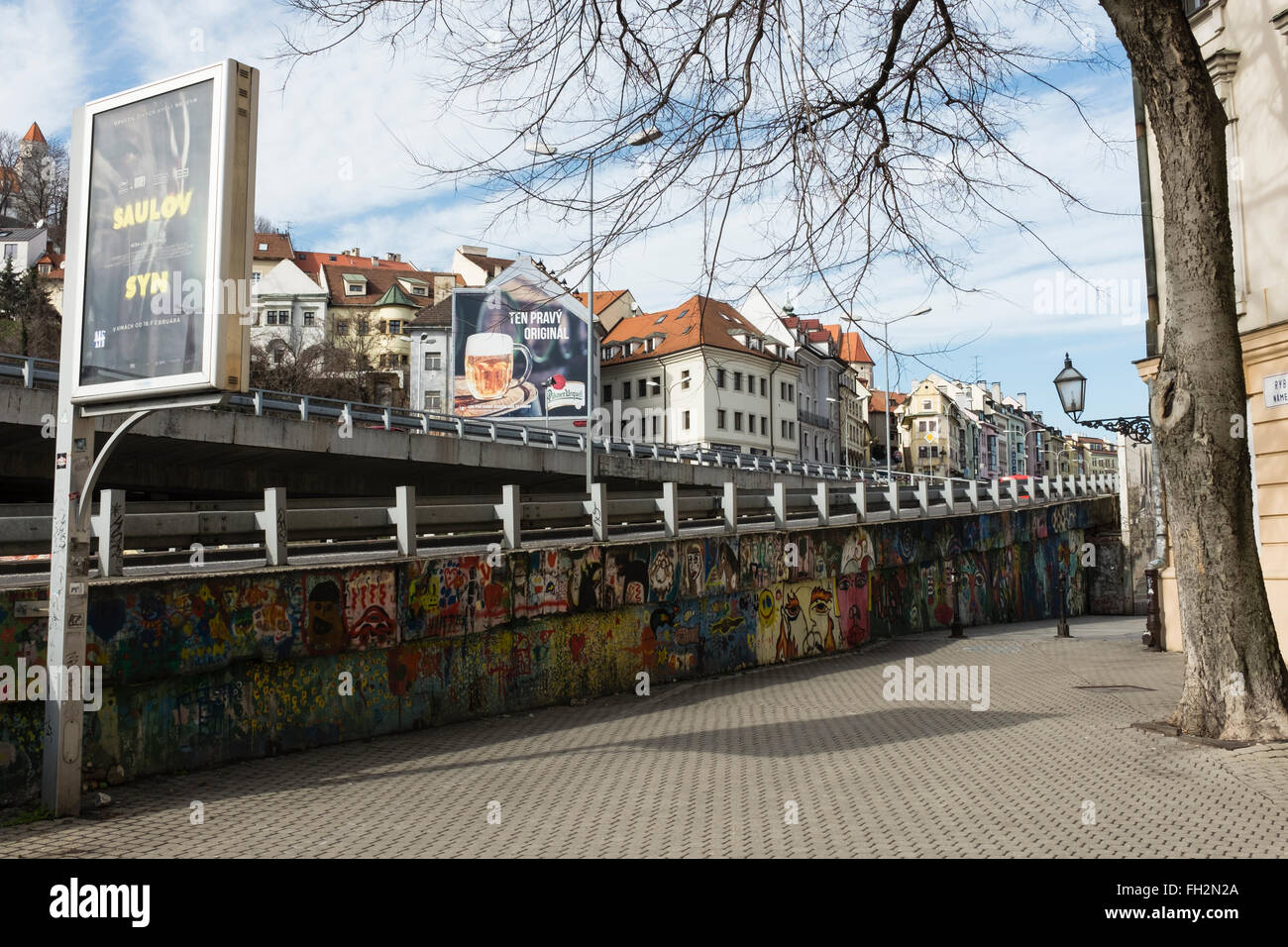Bratislava, die SNP-Brücke und Altstadt Stockfoto