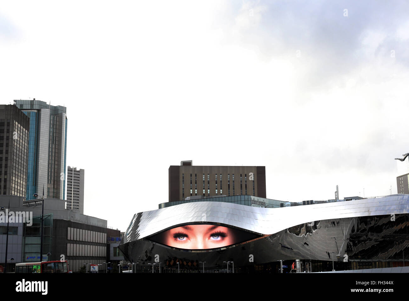 Birmingham New Street Station John Lewis und Grand Central Eingang zeigen die Augen einer Frau in der Werbung-Anzeige Stockfoto