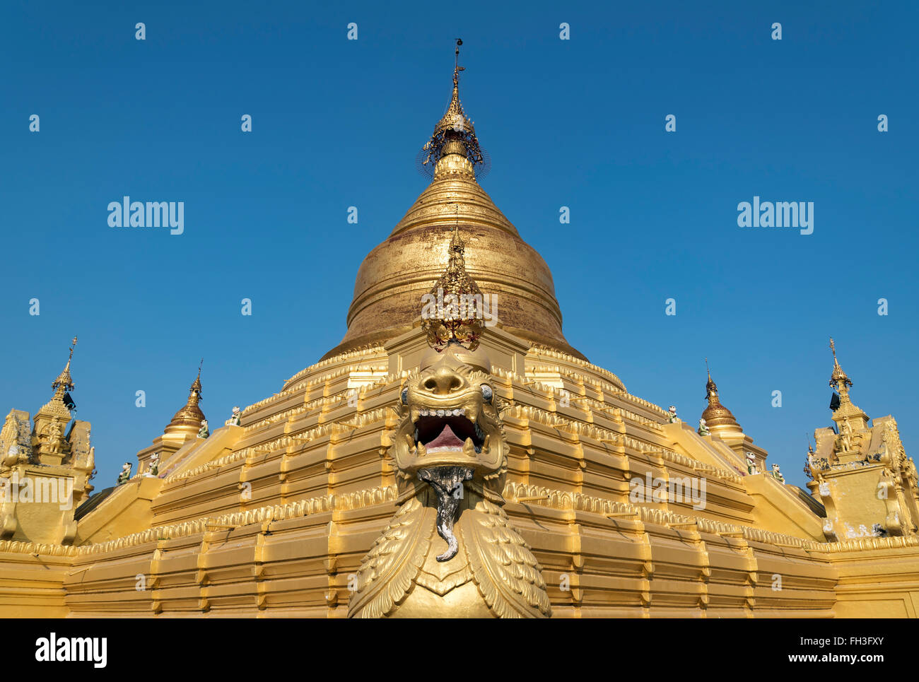 Kuthodaw Pagode (Mahalawka Marazein) buddhistischen Stupa in Mandalay, Birma (Myanmar) Stockfoto