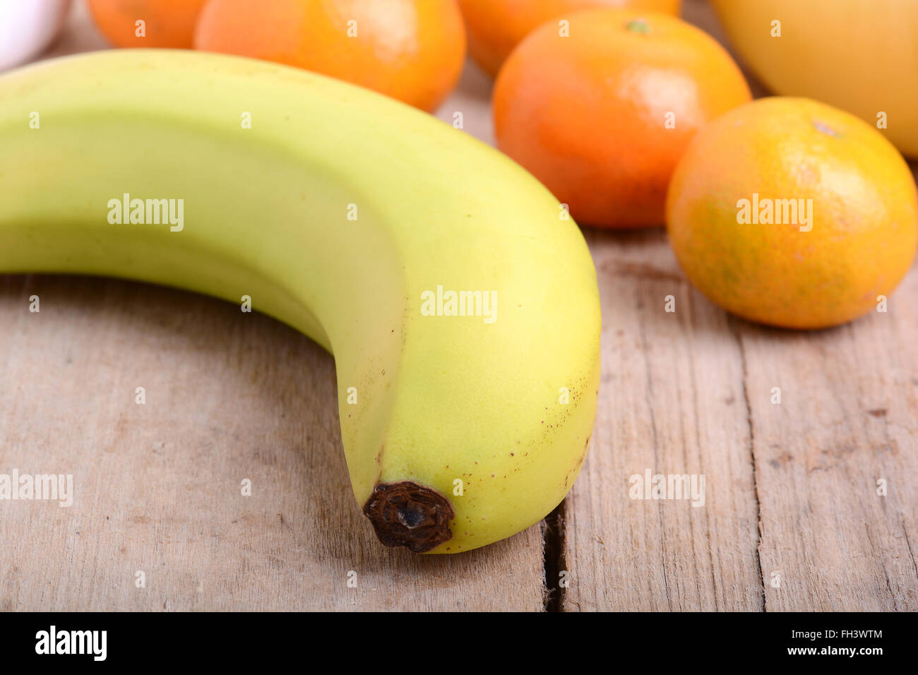 Bunte Obst Zusammensetzung Mandarin, Bananen und orange Stockfoto