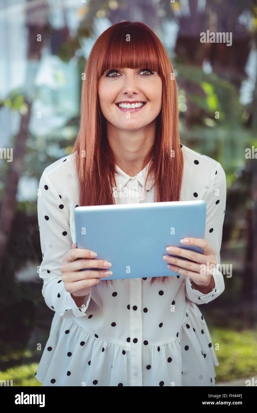 Attraktive Hipster Frau mit tablet Stockfoto