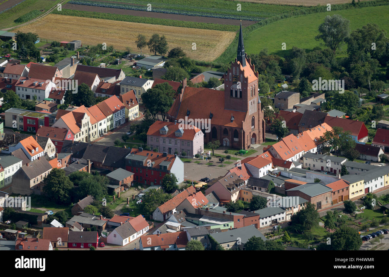 Luftbild, Dorf, Str. Marys Kirche, gemauerte Kirche, Usedom zu vermarkten, Ziegelstein gotisch, Usedom, baltischen Meer, Usedom, Mecklenburg Stockfoto