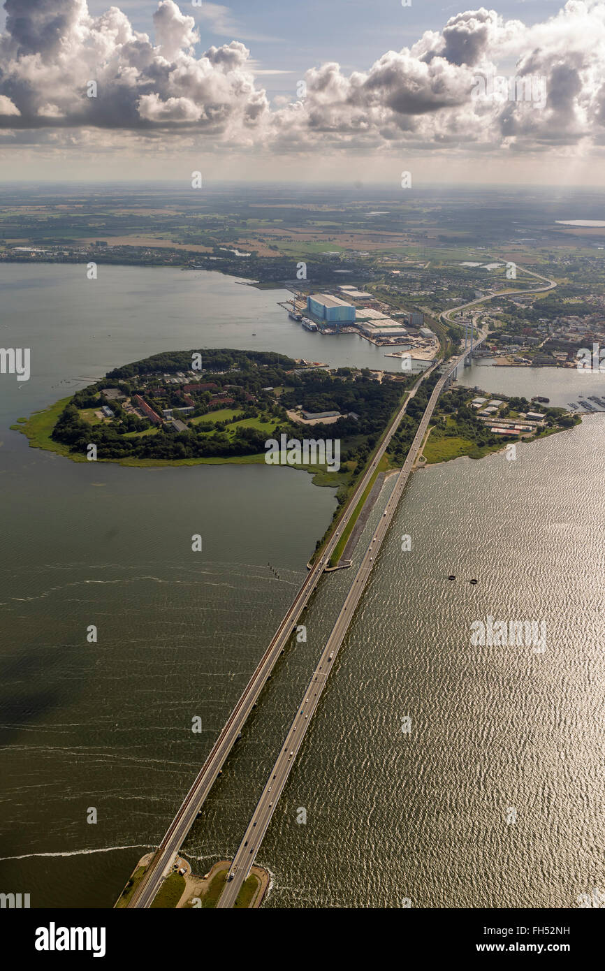 Luftaufnahme, Insel Dänholm, Rügen Brücke Brücke zwischen Stralsund und Rügen, Kriegshafen, Altefähr, Ostsee, Mecklenburg Stockfoto