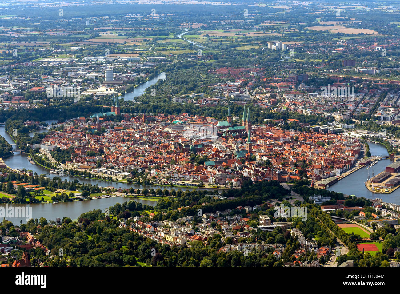 Luftbild, Zentrum von Lübeck, St.Jakobi Kirche, St. Marien Kirche, St. Peter Kirche, St.Aegidien Kirche, Lübeck Kathedrale, Stockfoto