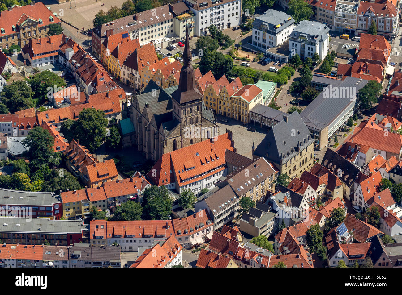 Luftbild, Marienkirche Altstadt, rote Ziegeldächer, Osnabrück, Niedersachsen, Deutschland, Europa, Luftaufnahme, Vögel-Augen-Blick Stockfoto