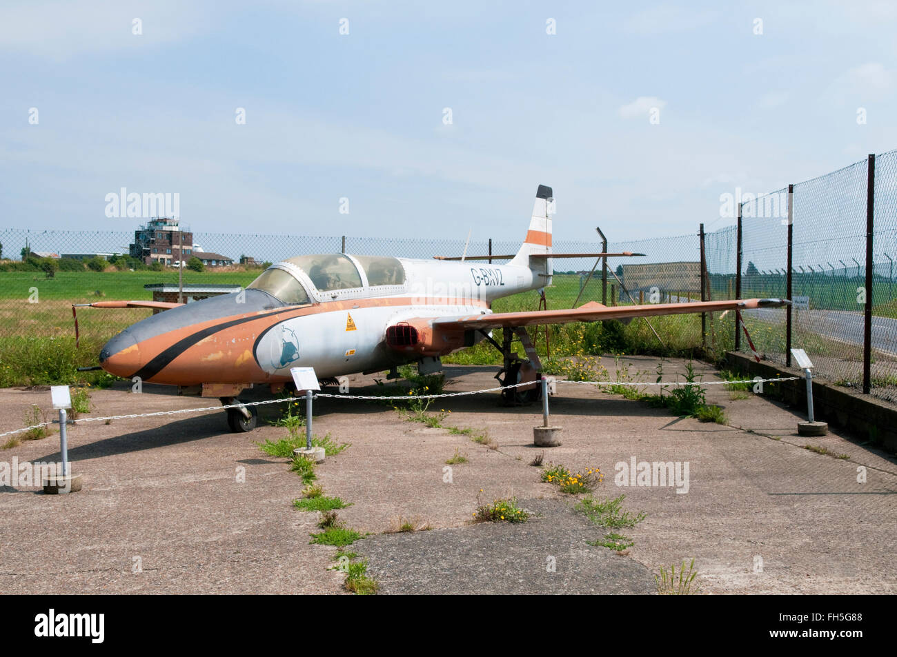Polnischen Jet-Trainer PZL Mielec TS-11 ISKRA im statischen RAF Manston Geschichte Museum, Manston Flughafen, Kent Stockfoto