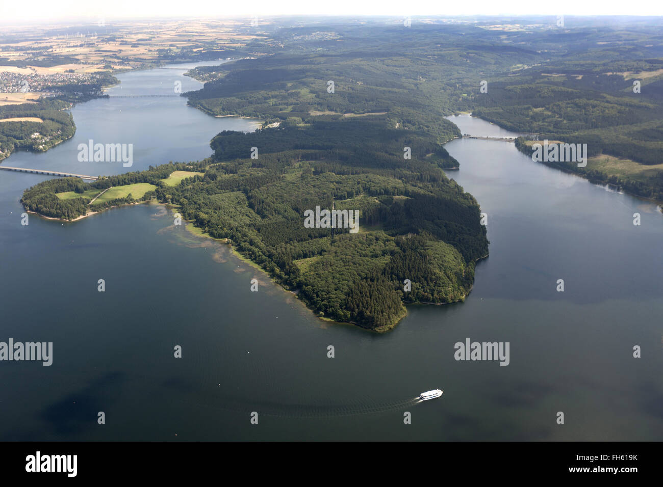 Luftbild, Halbinsel gegenüber von Delecke, Torhaus, dies ist, wo eine Beerdigung Wald, Wald Friedhof, Moehnesee, Halbinsel, Stockfoto
