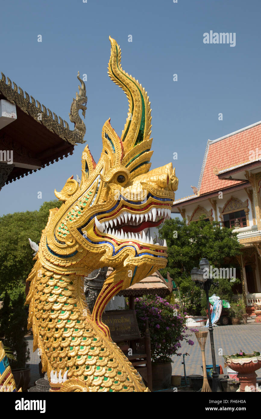 Naga, mythische Schlange, schützt vor bösen Geister - Closeup in der Nähe von Chiang Mai, Thailand Stockfoto