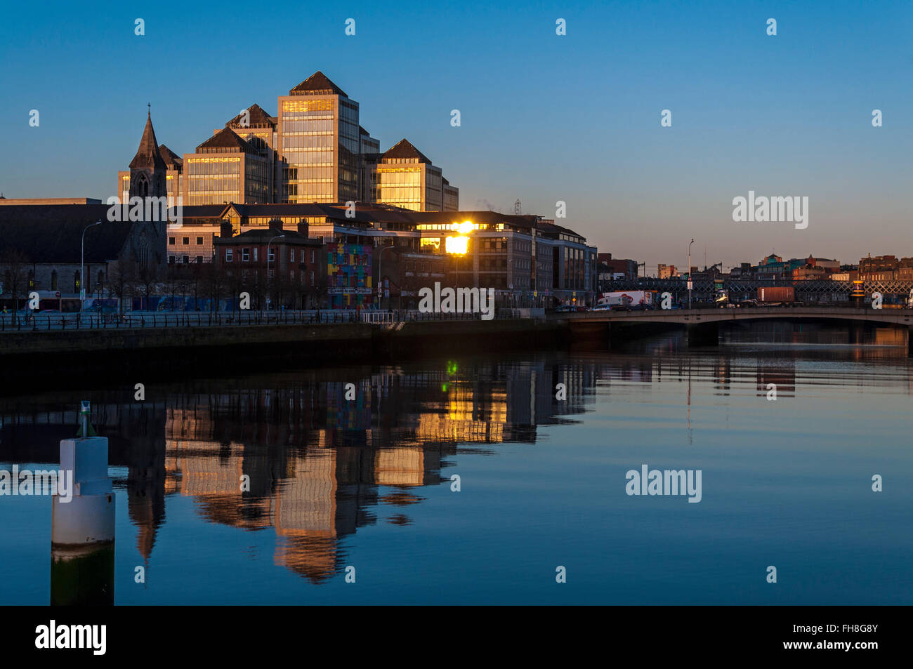 Ulster Bank Republik von Irland HQ, Georges Quay, Dublin bei Sonnenaufgang. Stockfoto