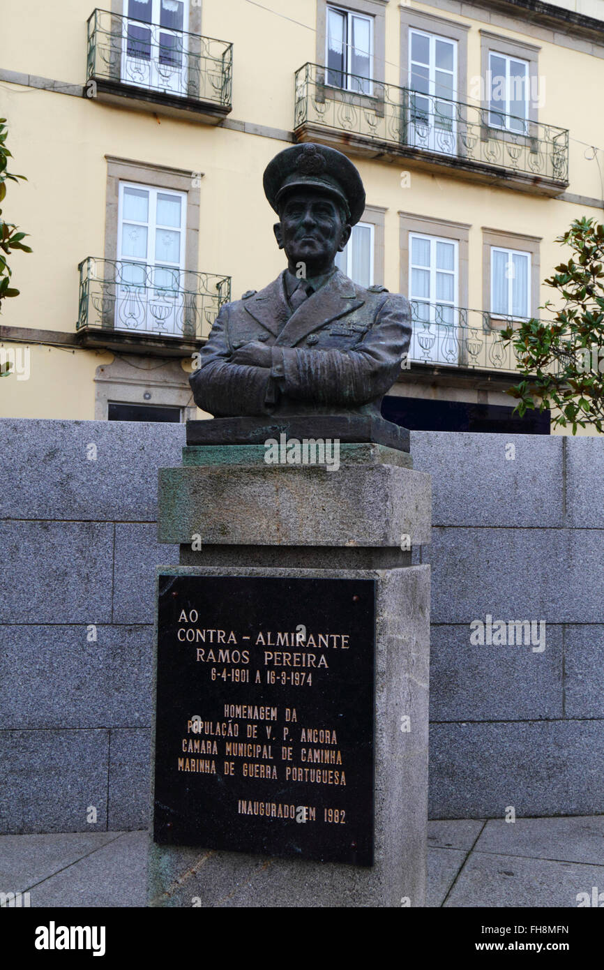 Denkmal für Admiral / Almirante Ramos Pereira in Praza da Republica, Vila Praia de Ancora, Nordportugal Stockfoto