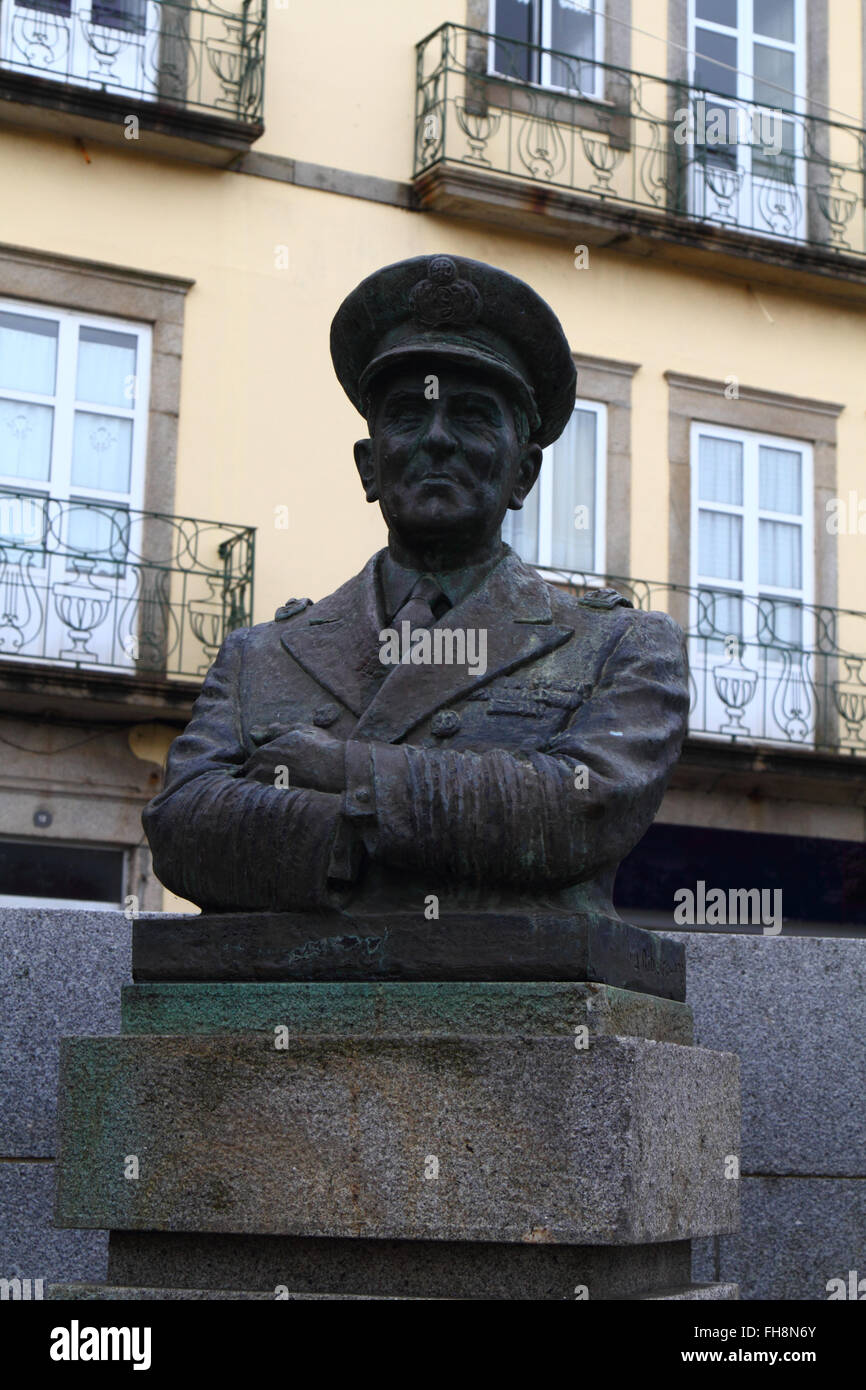 Denkmal für Admiral / Almirante Ramos Pereira in Praza da Republica, Vila Praia de Ancora, Nordportugal Stockfoto