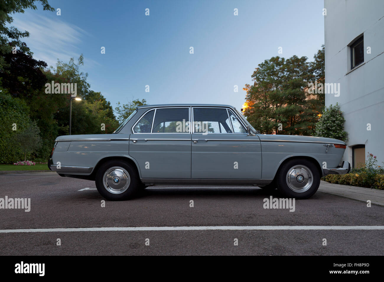 BMW 2000 - Dove Grey Limousine Oldtimer. Stockfoto