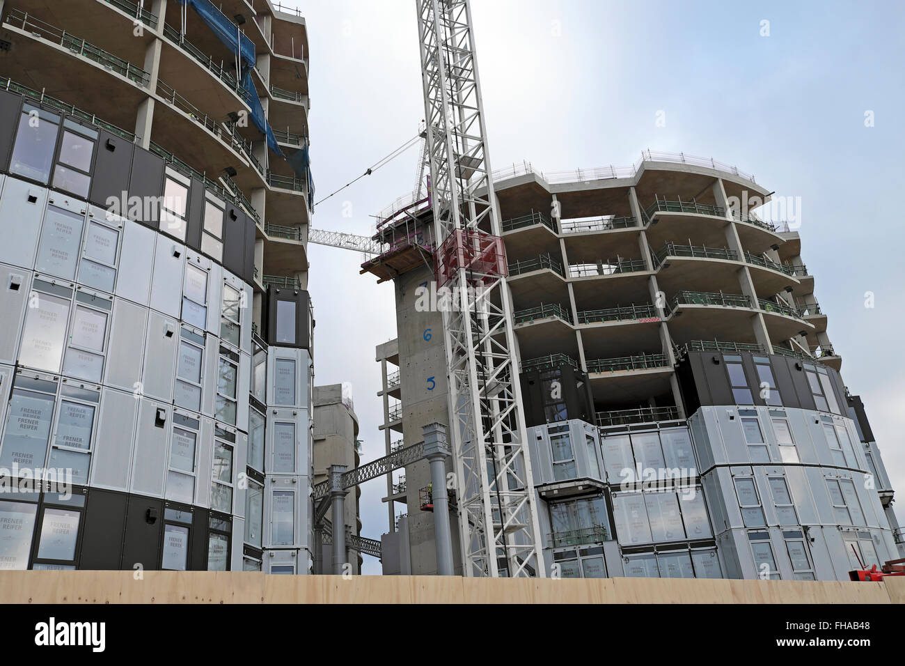 Gasbehälter Wohn-Wohnung Turm im Bau Pancras Lock Canalside in Kings Cross London UK KATHY DEWITT Stockfoto