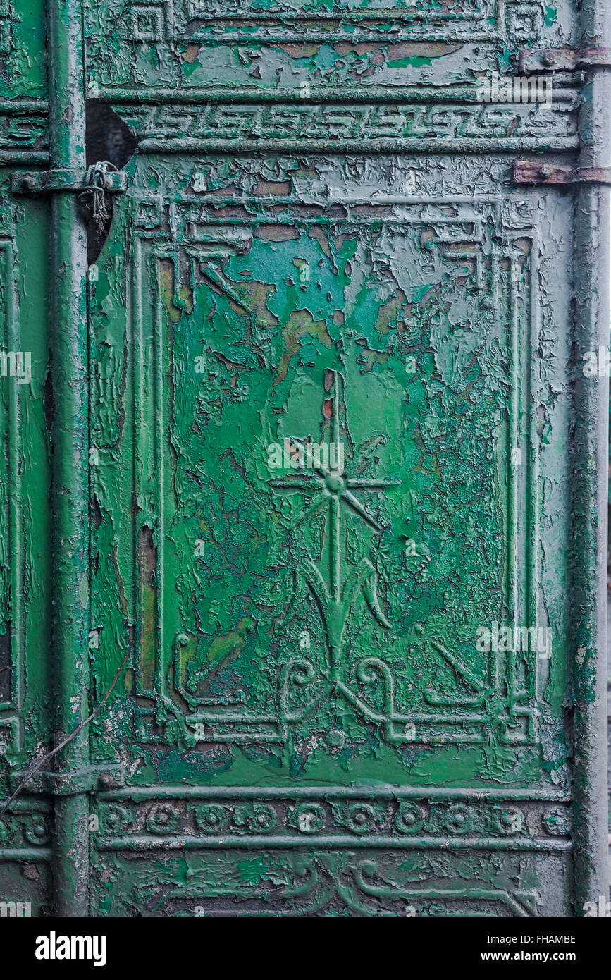 Detail eines außen-Panels ein 18. Jahrhundert Herren Toilette, gebaut aus Gusseisen, gelegen in den Sydney Gärten in der Stadt Bath, England. Stockfoto