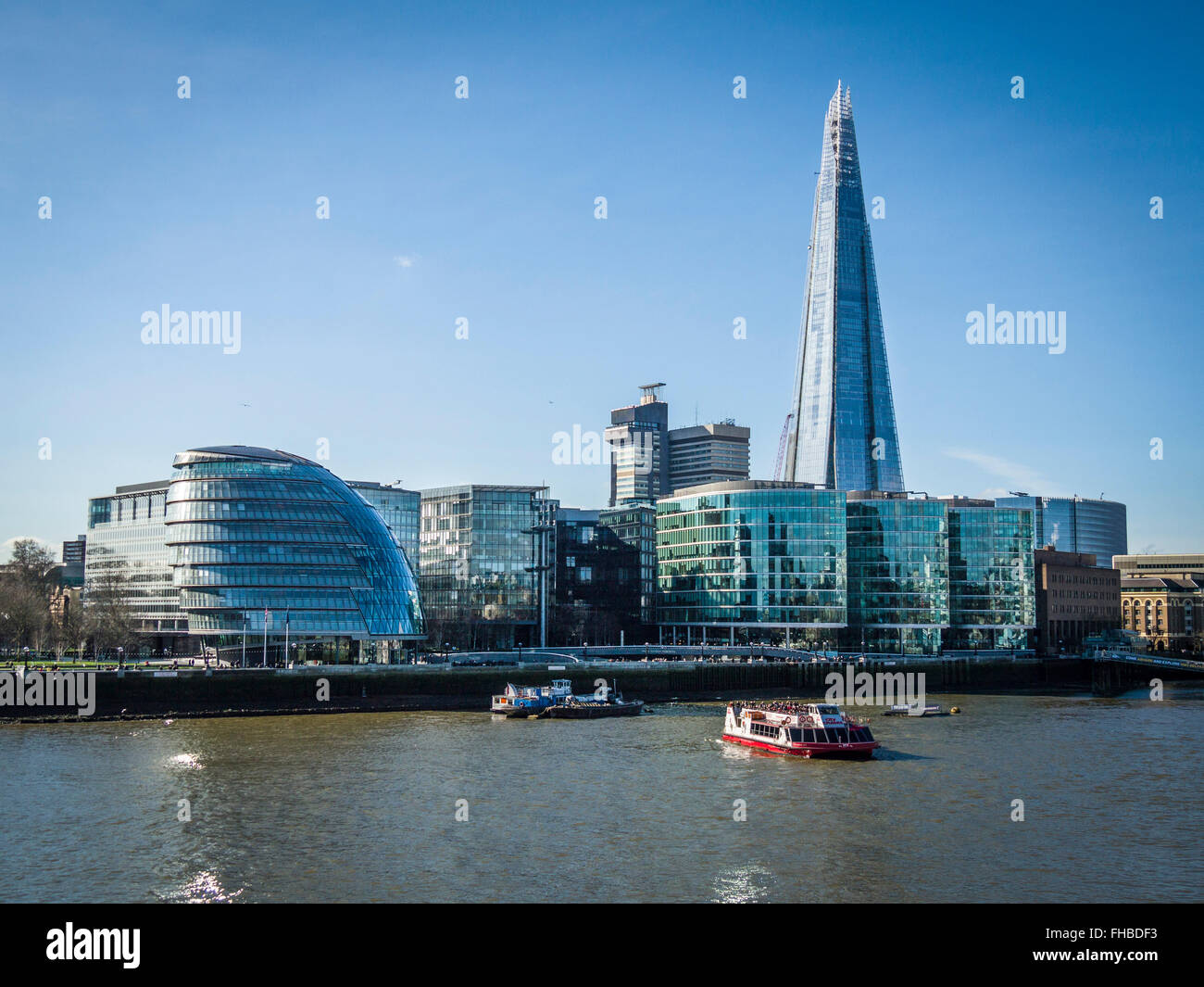 City Hall, The Shard und More London am Südufer der Themse, Tower Bridge, City of London, England, UK Stockfoto