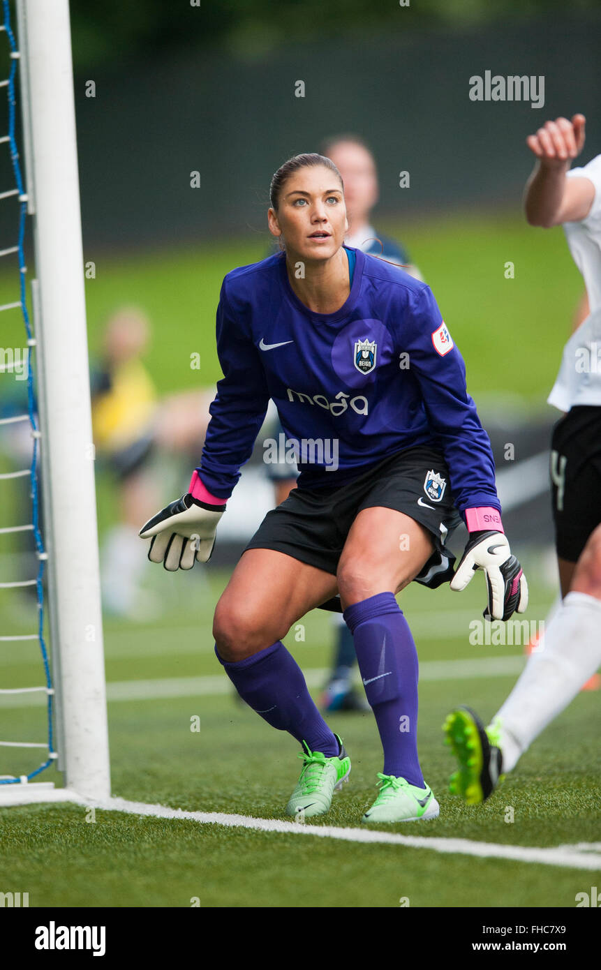 Olympian Hope Solo macht ihr Debüt in der professionellen Frauen Fußball-Liga das team der Seattle-Herrschaft. Stockfoto