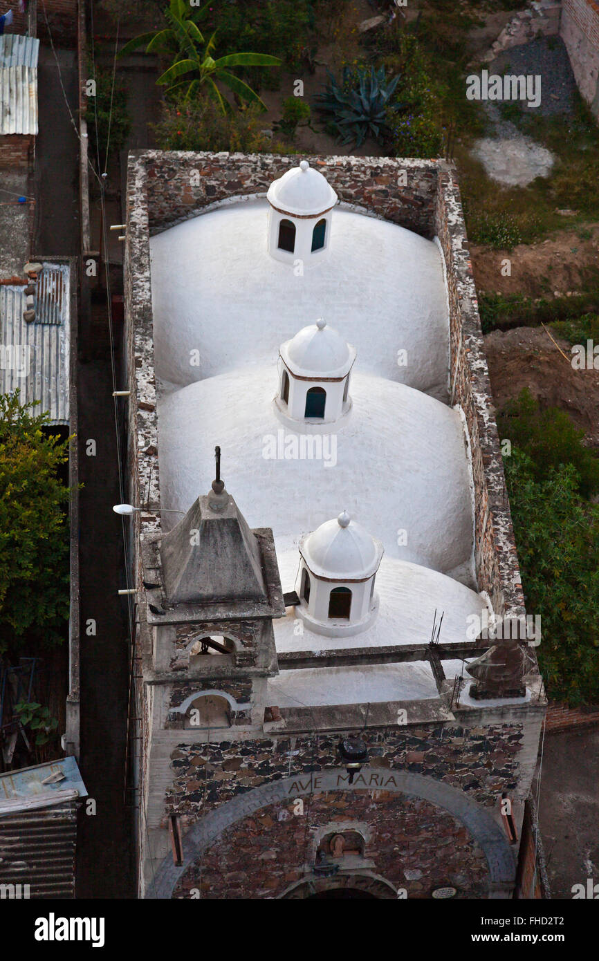 Alte katholische Kirche von einer Ballonfahrt angeboten von Coyote Adventures - SAN MIGUEL DE ALLENDE, Mexiko Stockfoto