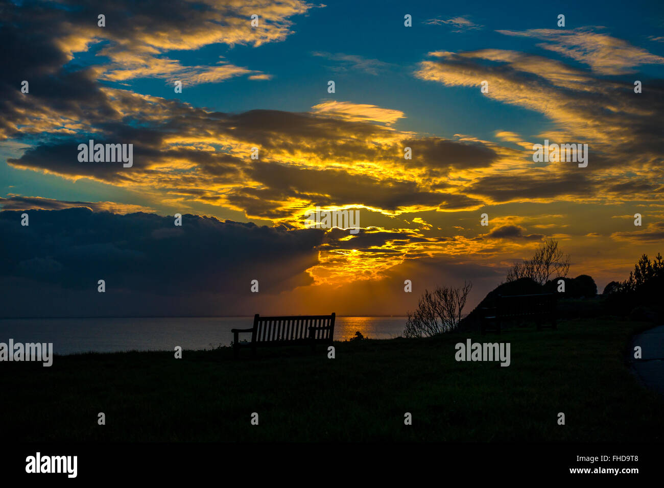 Sonnenuntergang über Ärmelkanal bei Folkestone Kent Stockfoto