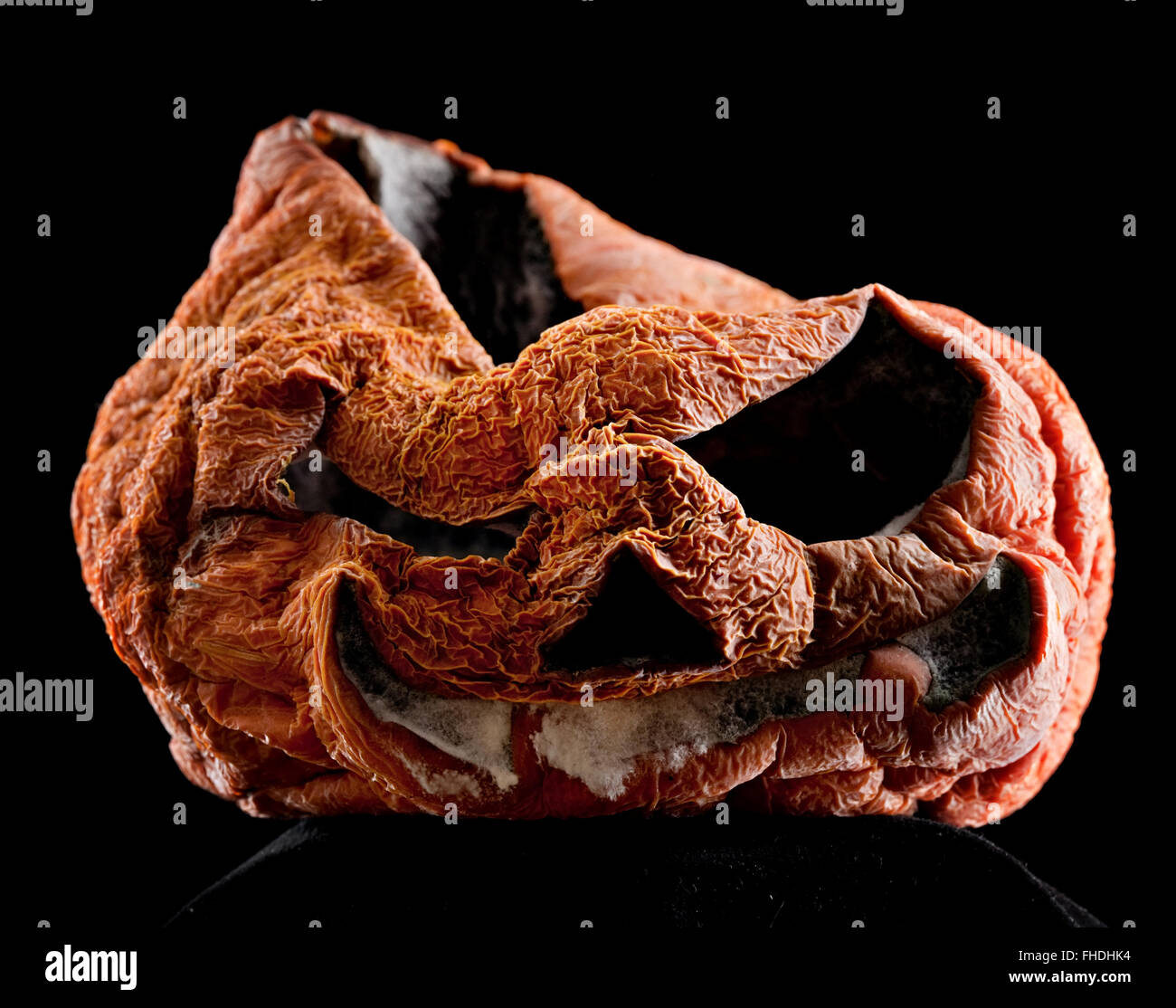 schreckliche verschimmelt Halloween-Kürbis Stockfoto