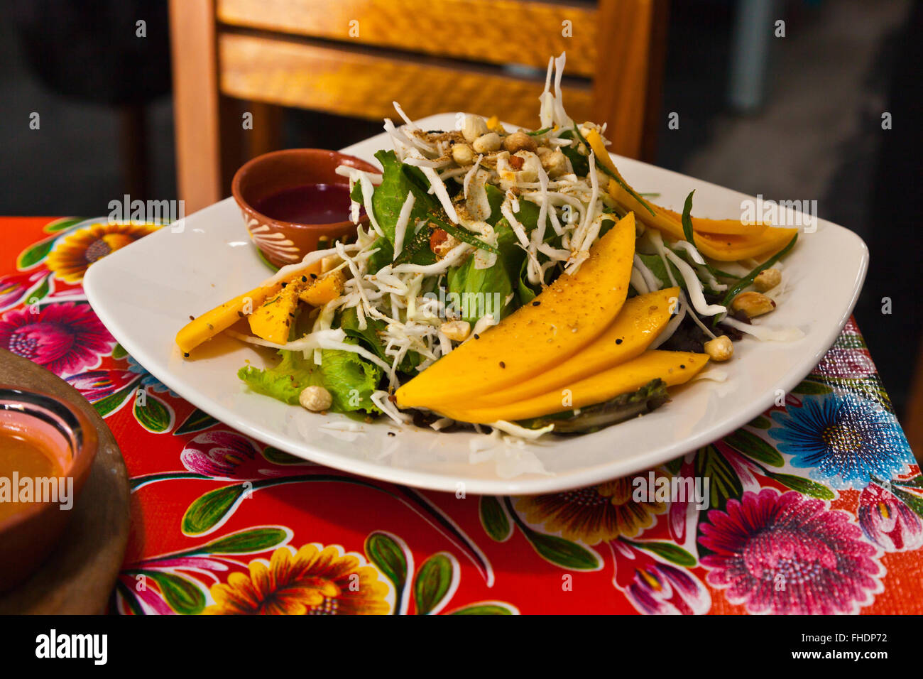 Leckere MANGO-Salat in einem Restaurant - OAXACA, Mexiko Stockfoto