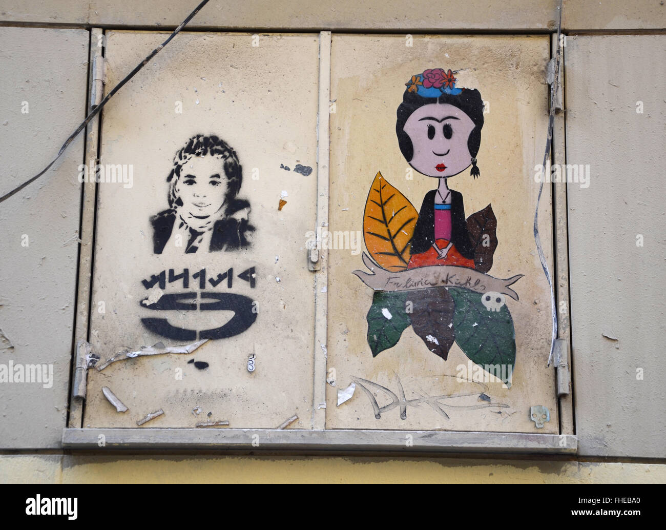 Graffiti bedeckt Wände im Barrio del Carmen, Spanien Stockfoto