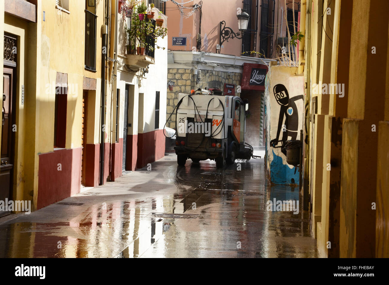 Reinigung der Straßen im Barrio del Carmen, Spanien Stockfoto