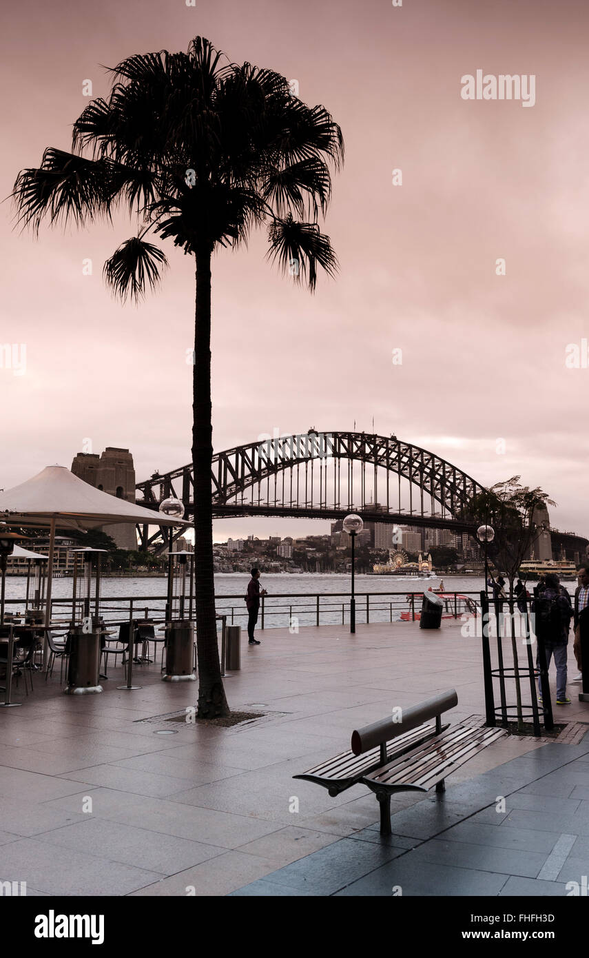 Blick genommen vom Circular Quay von der Harbour Bridge, Sydney, New South Wales, Australien. Stockfoto