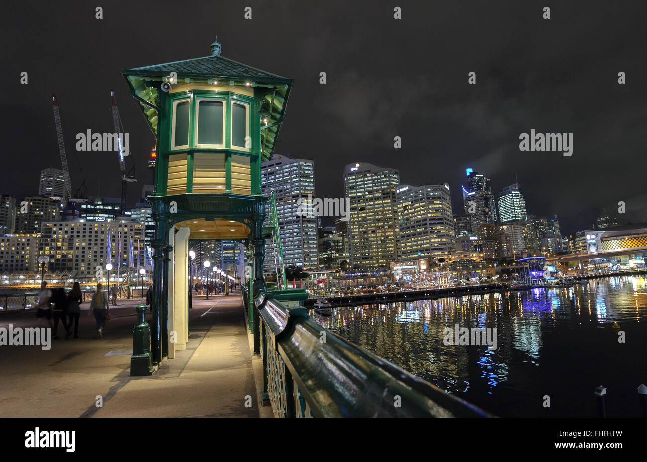 Abends Blick auf Darling Harbour und Pyrmont Drehbrücke, Sydney Stockfoto