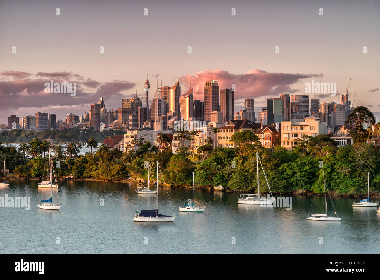 Sydney CBD von Mosman Bay Stockfoto