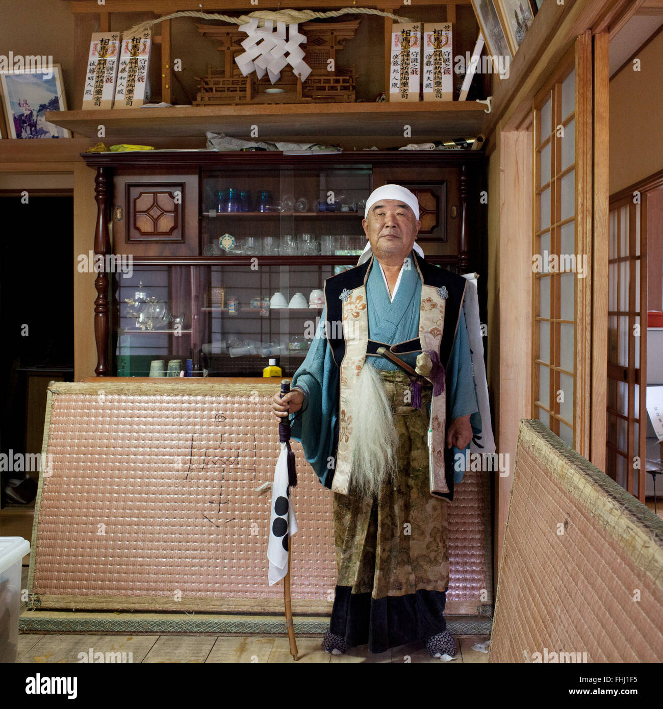 Japan / Fukushima, die ich verwendet, um vor dieser Verbeugung (Haushalt Altar) heilig Odaka Schrein stehen und beten jeden Morgen Stockfoto