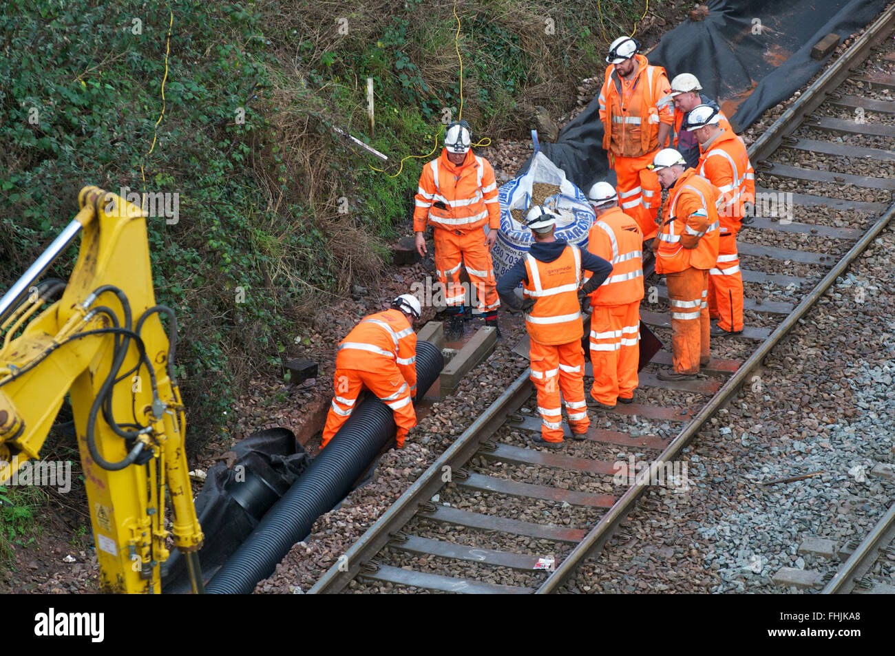 Network Rail Mitarbeiter arbeiten an Gleisinstandhaltung während Linie Schließung, UK. Stockfoto