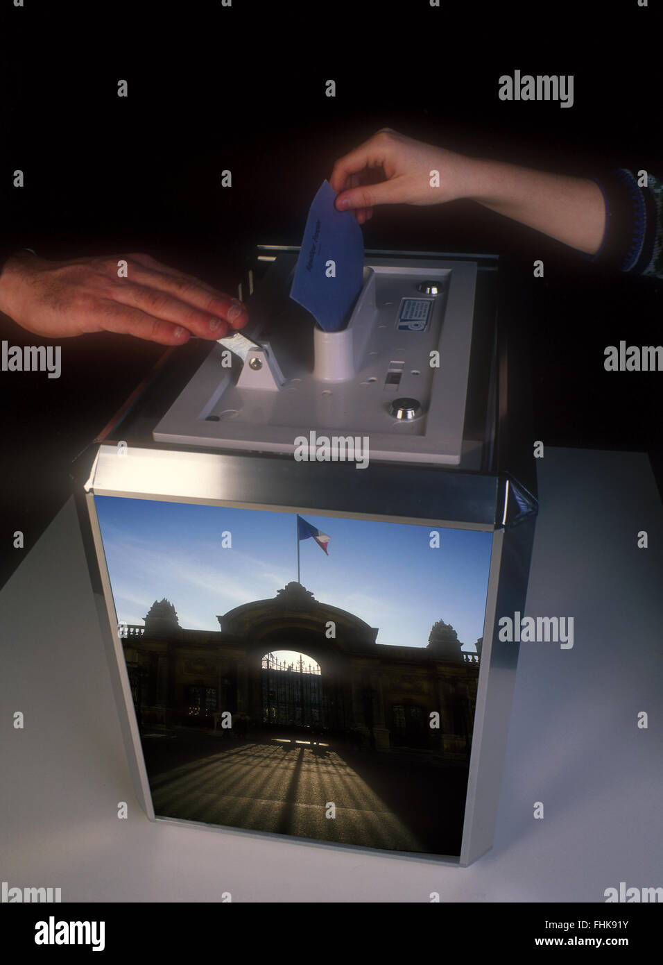 Das Rennen der Elysee-Palast ist geöffnet, Paris, Frankreich Stockfoto