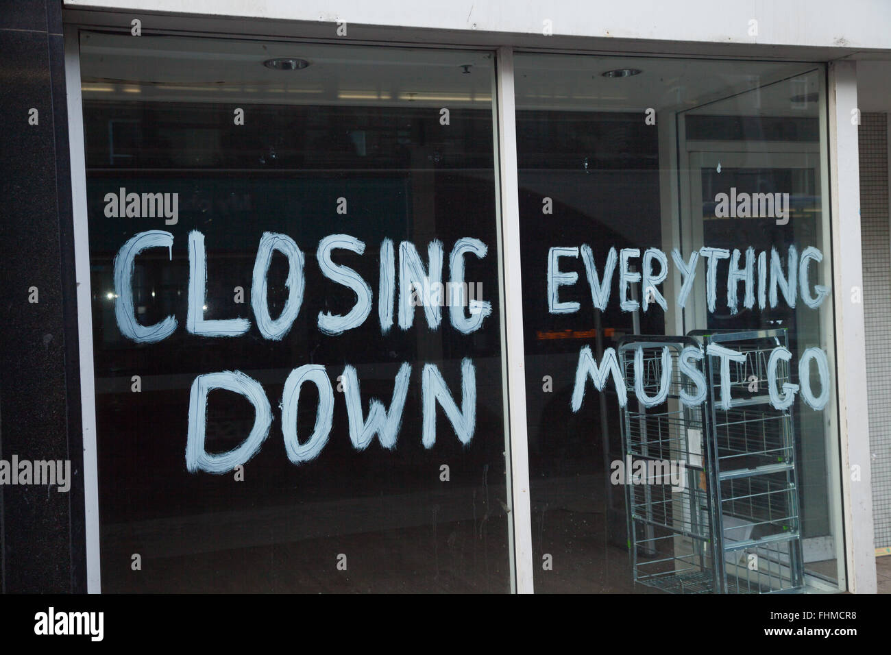 Anzeichen einer Rezession Edinburgh, Schaufenster, die Schließung von Zeichen. Stockfoto