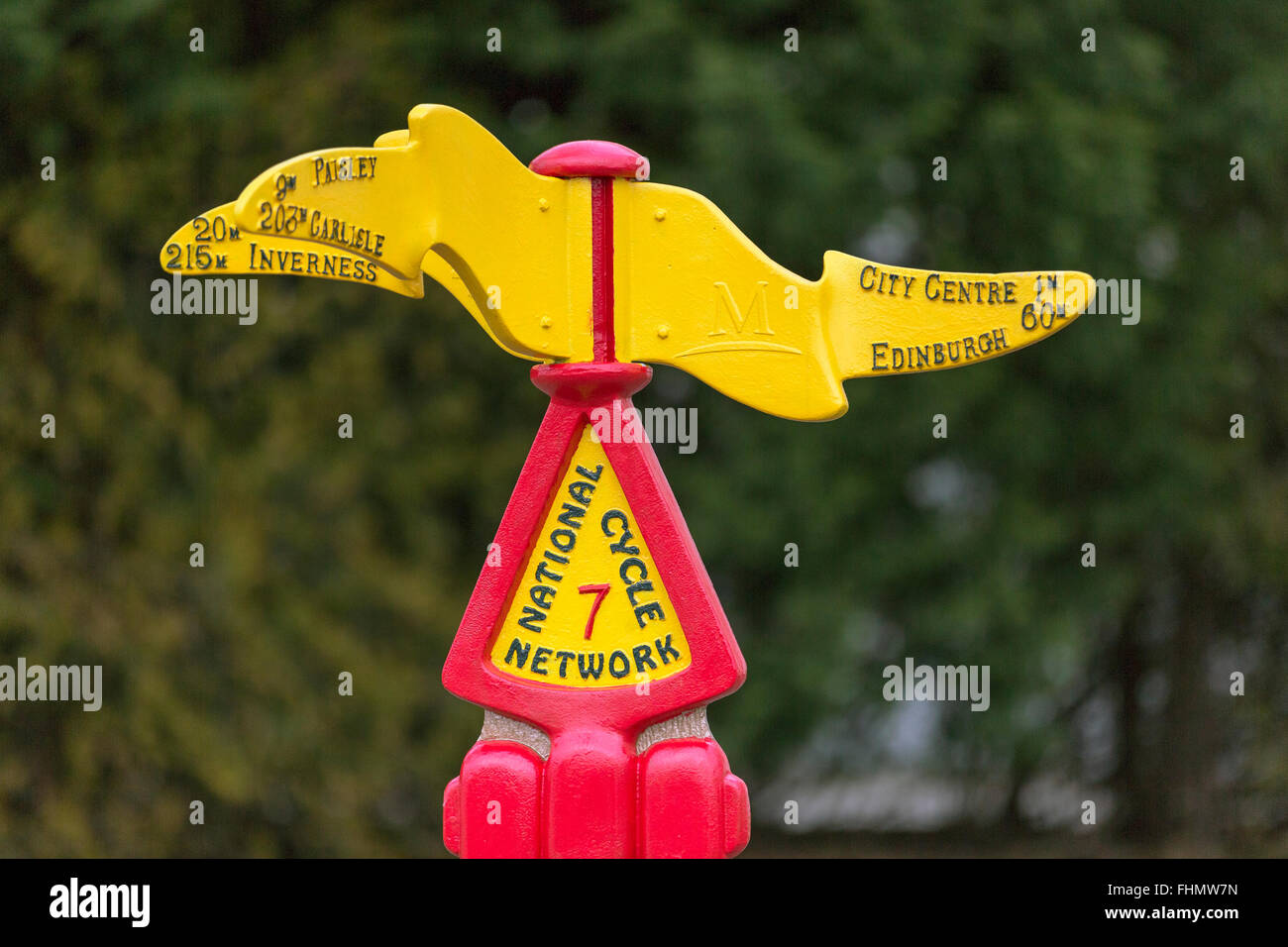 Abstand Pfosten auf den Clydeside Zyklus Weg in Glasgow, Scotland, UK Stockfoto