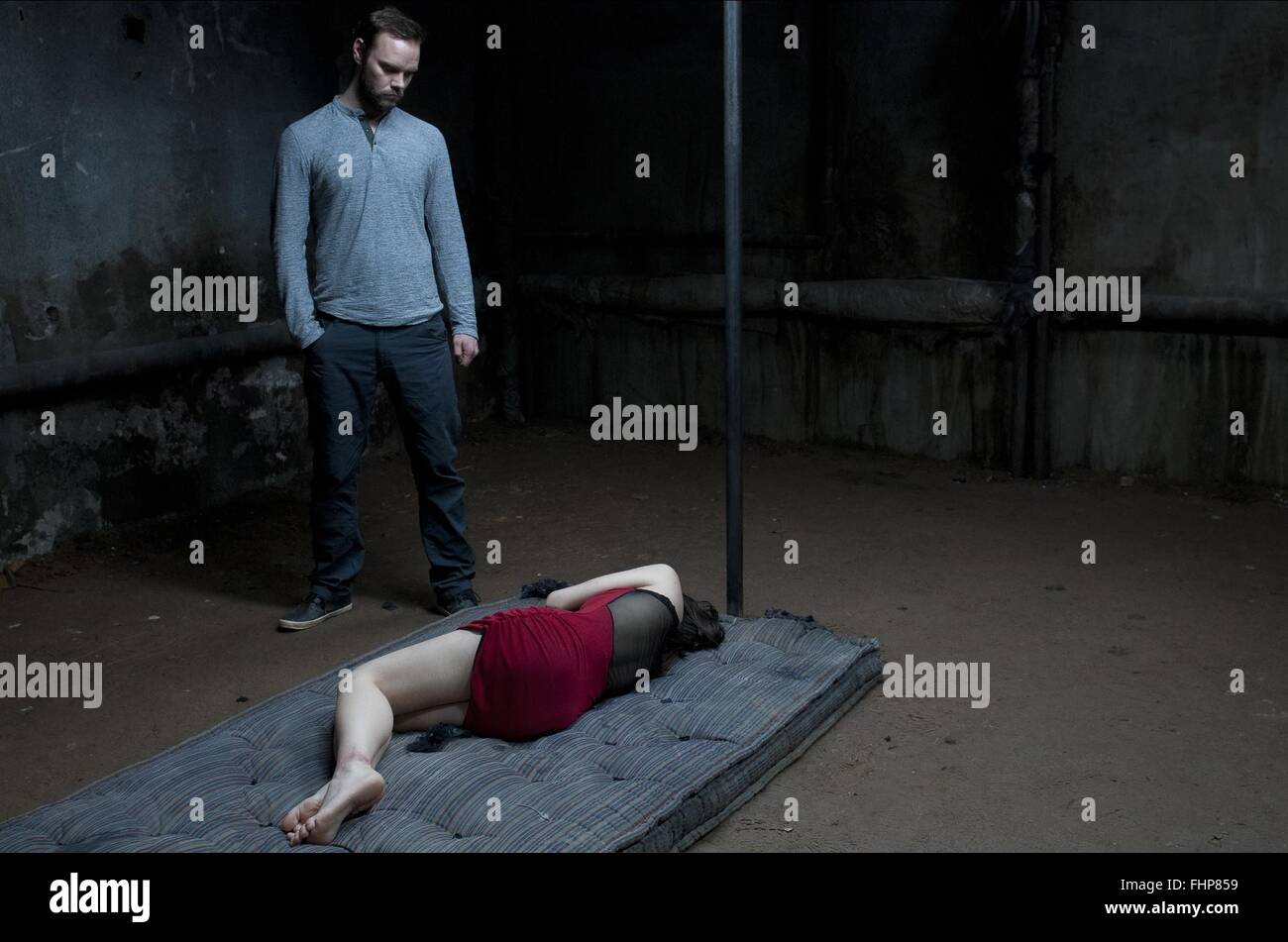 I Spit On Your Grave 2 Francais Complet JOE ABSOLOM & JEMMA DALLENDER I SPIT ON YOUR GRAVE 2 (2013 Stockfoto