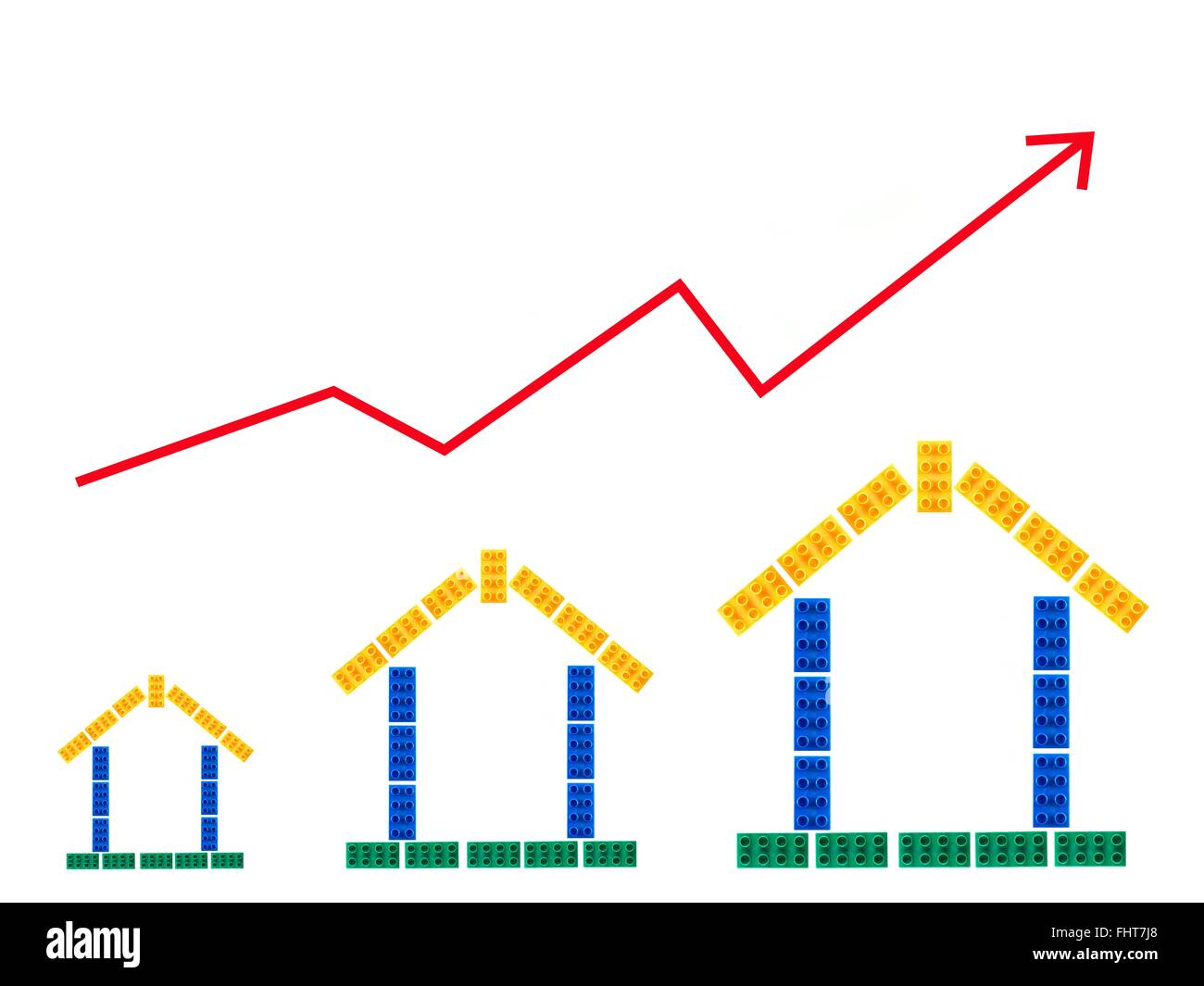 Häuser aus Spielzeug Bausteine zusammengestellt Stockfoto