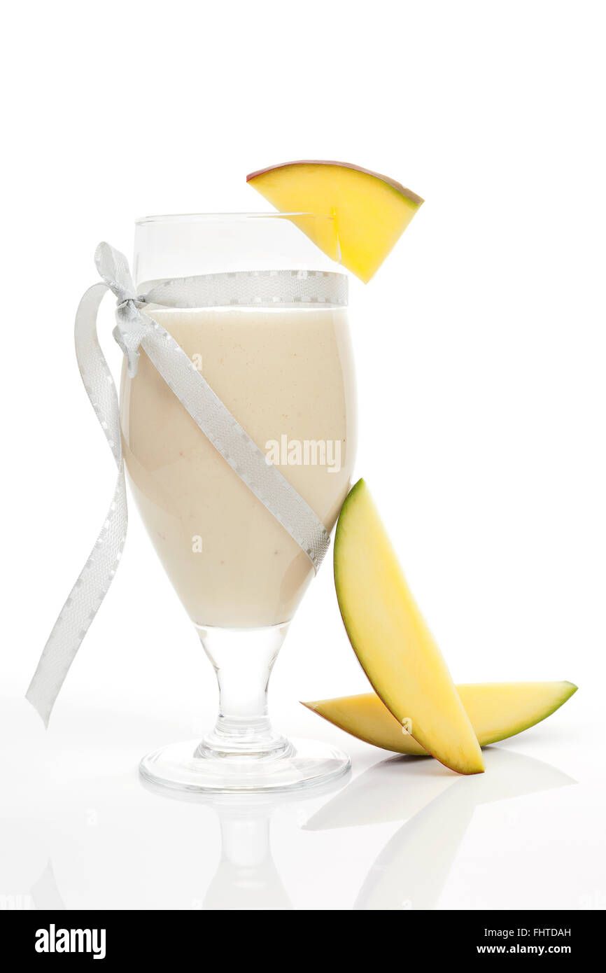 Mango Smoothie isoliert. Stockfoto