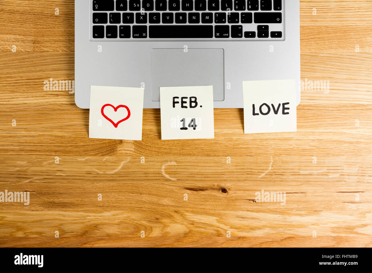 Valentinstag-Konzept Büro erinnern postit Stockfoto