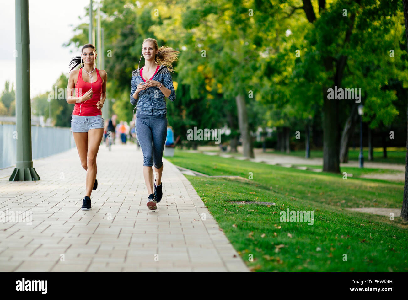 Frauen jogging Fotos und Bildmaterial in hoher Auflösung Alamy