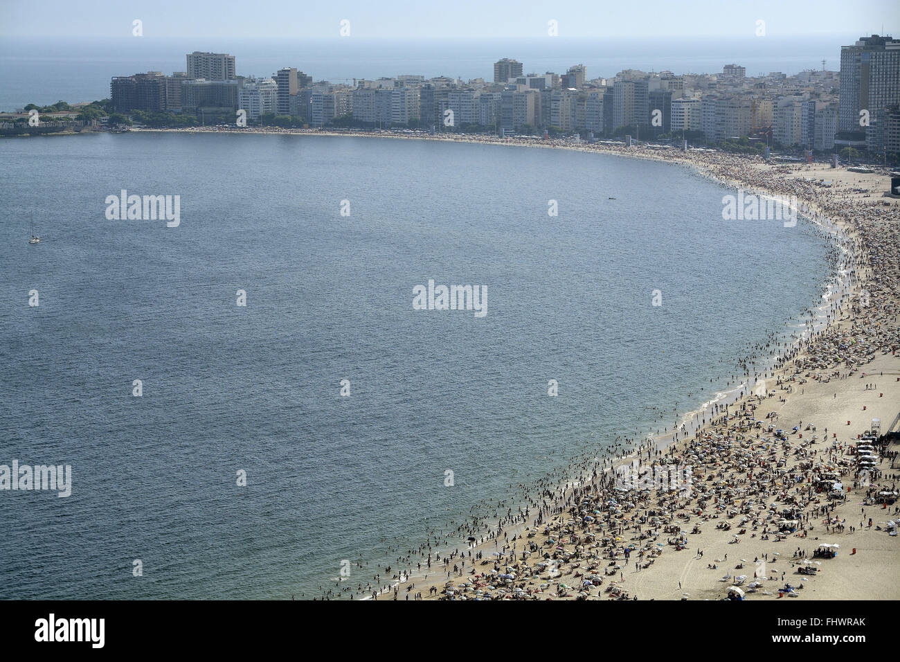 Draufsicht der Badegäste am Strand der Copacabana, Südseite Stockfoto