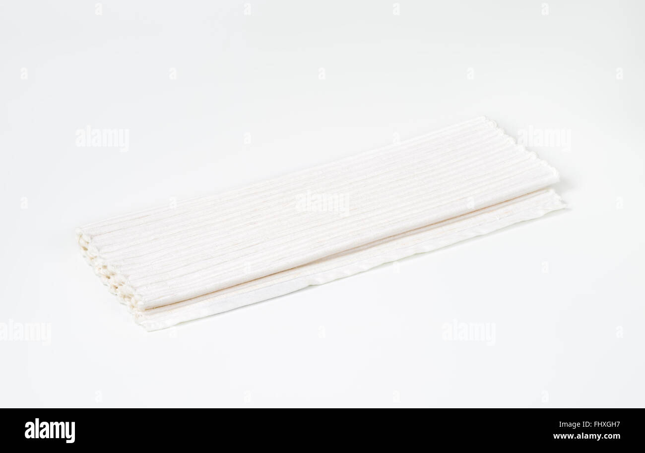 Handgefertigte geflochten gerippt aus weißer Baumwolle Tischset  Stockfotografie - Alamy
