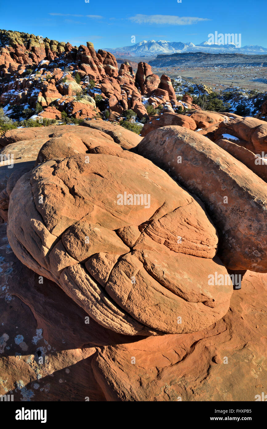 Feurigen Ofen, Salt Valley und La Sal Mountains aus übersehen im Arches National Park in der Nähe von Moab, Utah Stockfoto